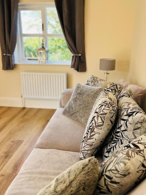 Hillcrest Lodge, Private Apartment On Lough Corrib, Oughterard 골웨이 외부 사진