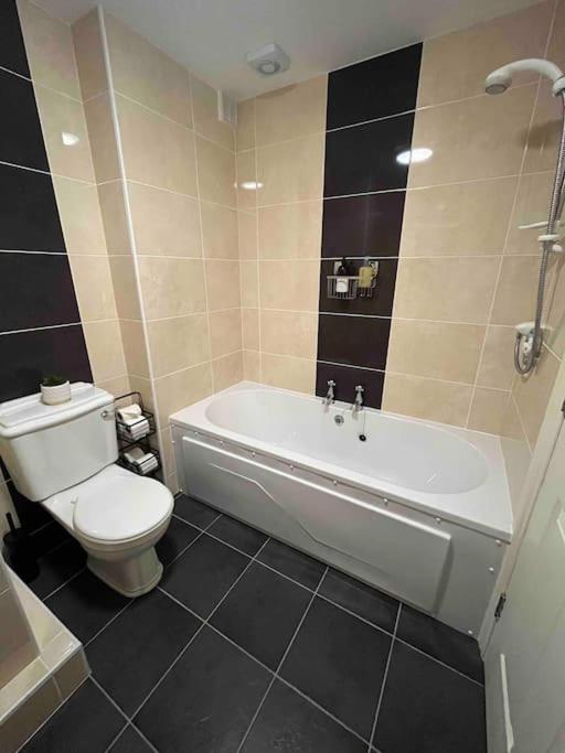 Hillcrest Lodge, Private Apartment On Lough Corrib, Oughterard 골웨이 외부 사진