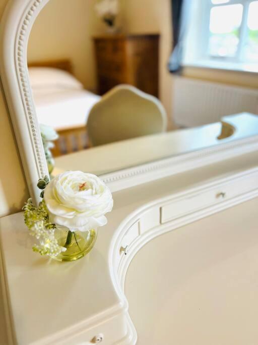 Hillcrest Lodge, Private Apartment On Lough Corrib, Oughterard 골웨이 외부 사진