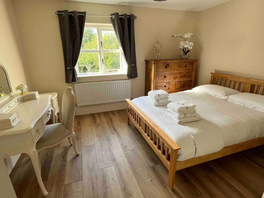 Hillcrest Lodge, Private Apartment On Lough Corrib, Oughterard 골웨이 외부 사진
